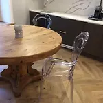 Modern Apartment In The Old Town